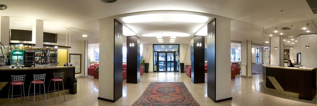 Park Hotel Latina Dış mekan fotoğraf