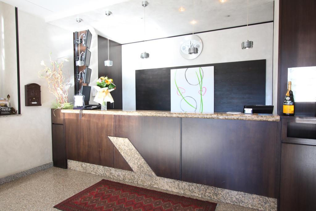 Park Hotel Latina Dış mekan fotoğraf