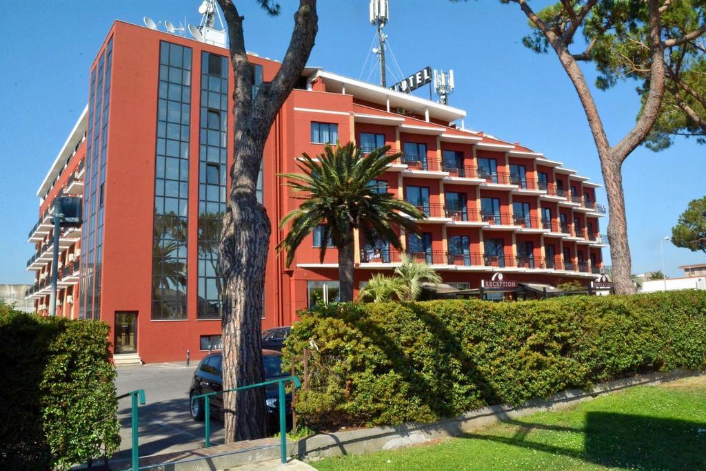 Park Hotel Latina Dış mekan fotoğraf