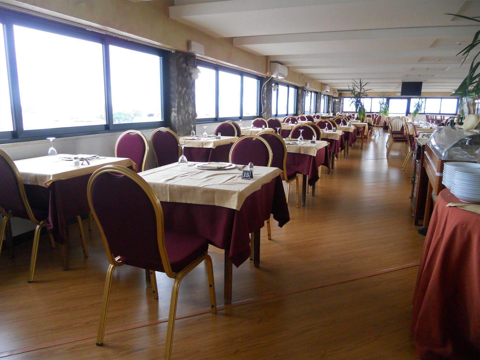 Park Hotel Latina Dış mekan fotoğraf