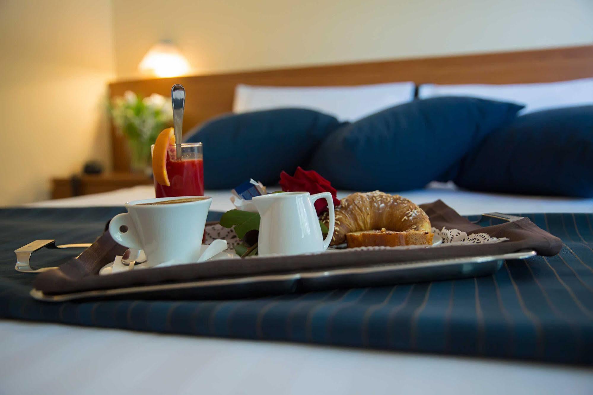 Park Hotel Latina Dış mekan fotoğraf