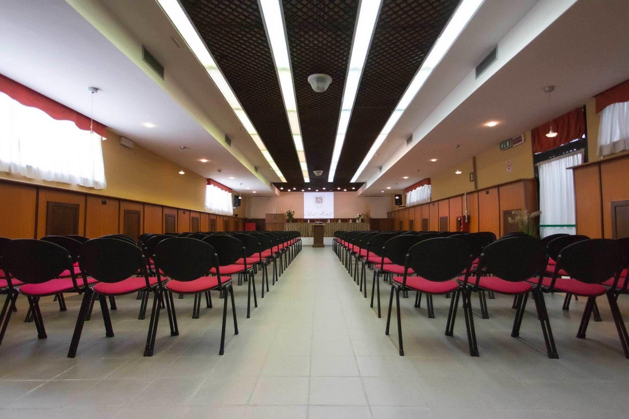 Park Hotel Latina Dış mekan fotoğraf