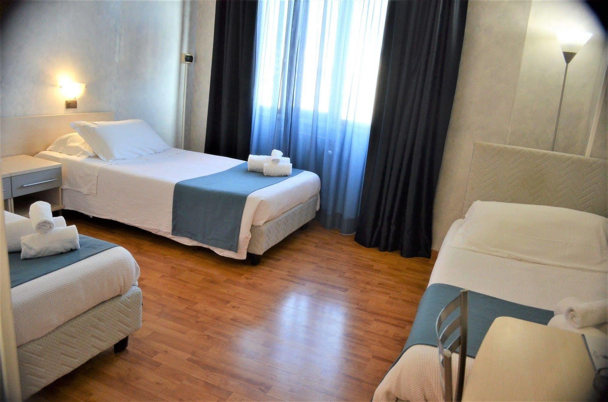 Park Hotel Latina Dış mekan fotoğraf