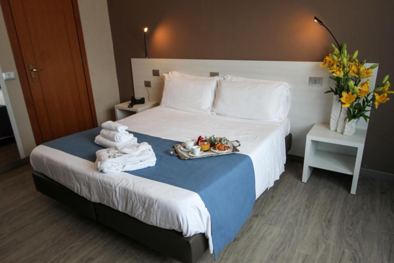 Park Hotel Latina Dış mekan fotoğraf